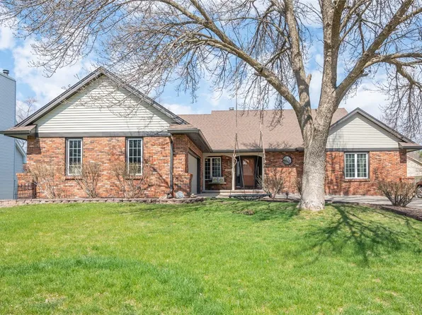 10763 Elmcrest Dr, Clive, IA 50325