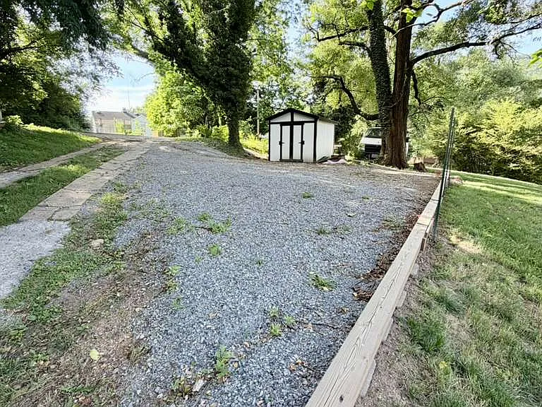 1368 Buena Vista Blvd SE #B — Photo 15