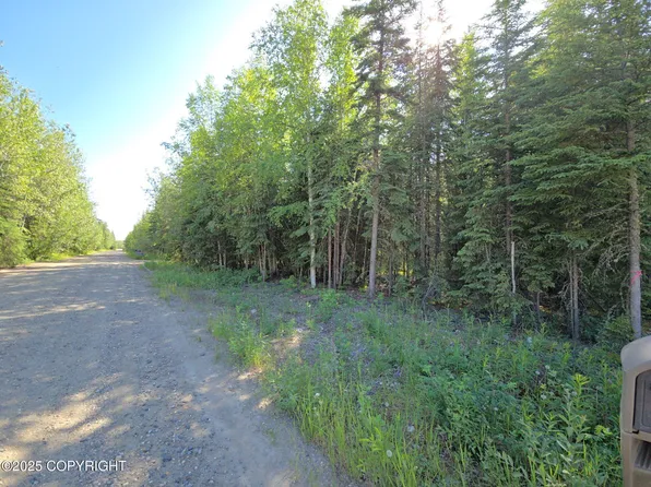 L15 Vfw St, North Pole, AK 99705