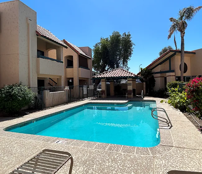 Laurel Lane — Photo 7