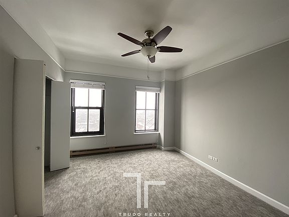 5th image of 2150 N Lincoln Park W APT 1405