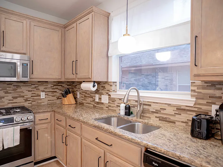 20553 Farm Pond Ln — Photo 6
