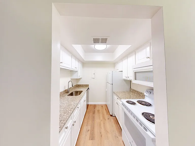 18318 Streamside Dr #202 — Photo 6