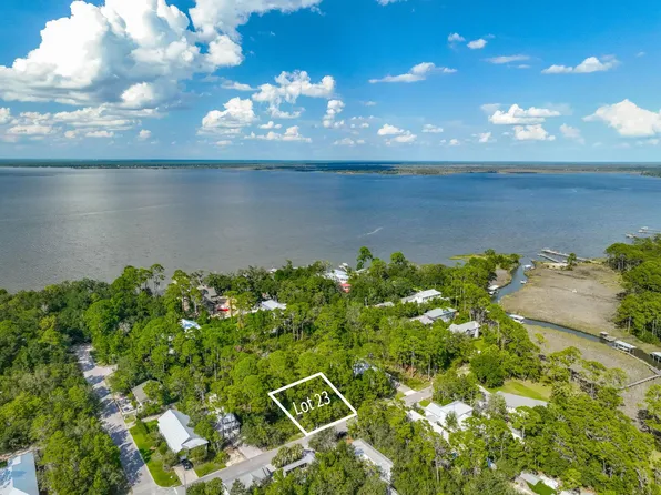 23 Greenbriar Ln, Pt Washington, FL 32459