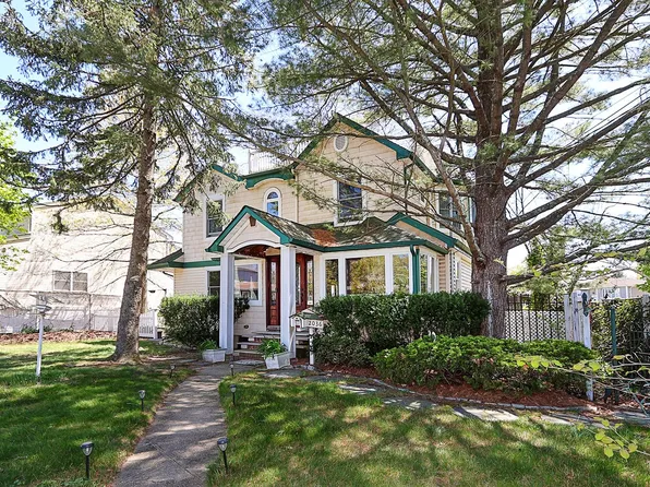 2036 Dow Avenue, Merrick, NY 11566