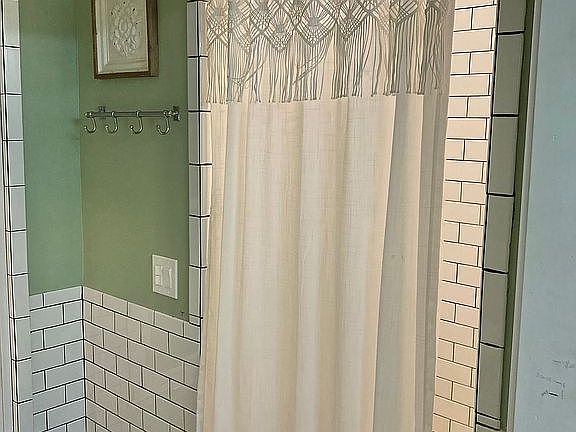 4th image of 501 W Greenwood Ave