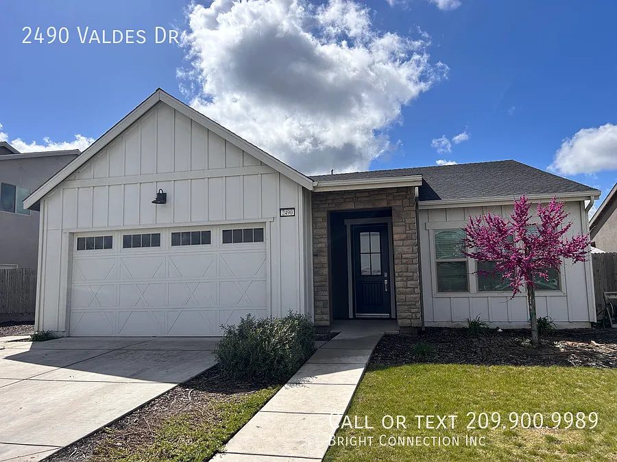 2490 Valdes Dr photo 1