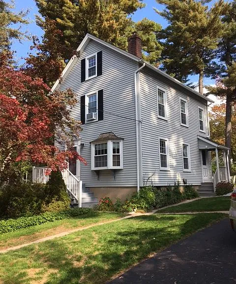 10 Woods Ln — Photo 1