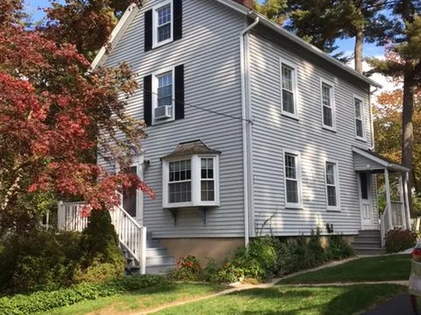 10 Woods Ln, Simsbury, CT 06070