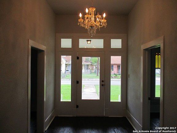 5th image of 2822 Perez St
