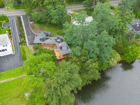 24 Fayson Lake Rd, Butler, NJ 07405