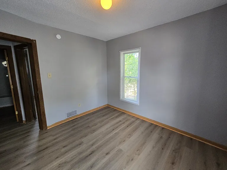 519 Baltimore St — Photo 20
