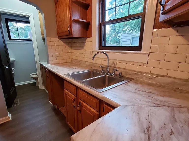 19450 Monterey Ave — Photo 2