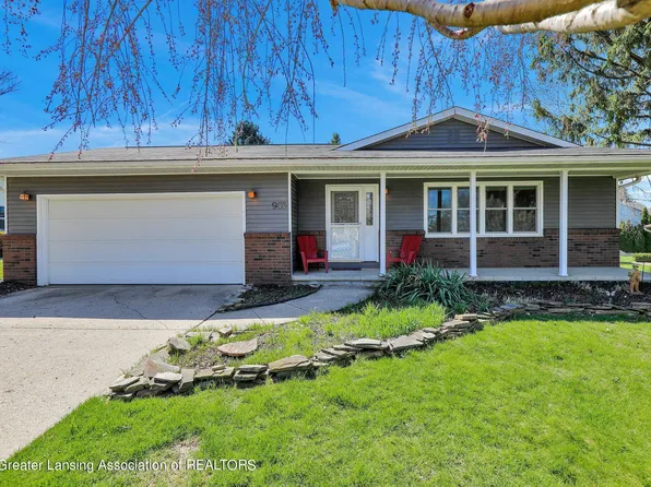 903 Bills Ln, Saint Johns, MI 48879