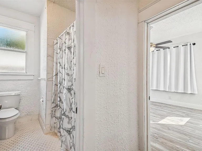 1913 W Lemon St — Photo 24