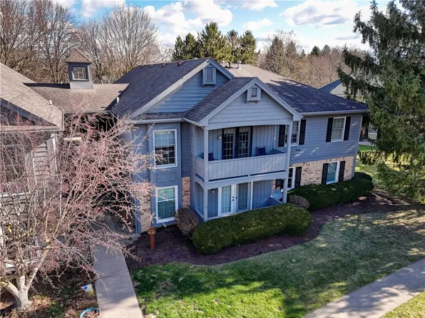 54 Wood Creek Dr, Pittsford, NY 14534