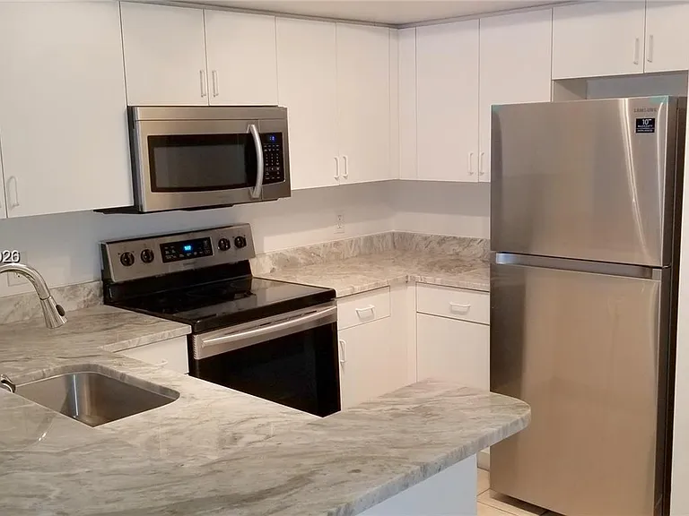 4195 N Haverhill Rd #303 — Photo 9