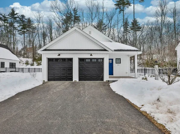 11 Pendleton Farms Lane, Amherst, NH 03031