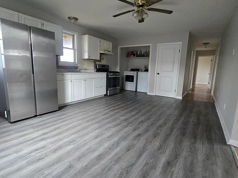 160 Forest Rd #1 — Photo 2