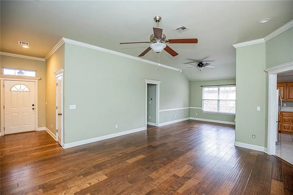 3 bed, 1646 sqft, $2,350 — Photo 3