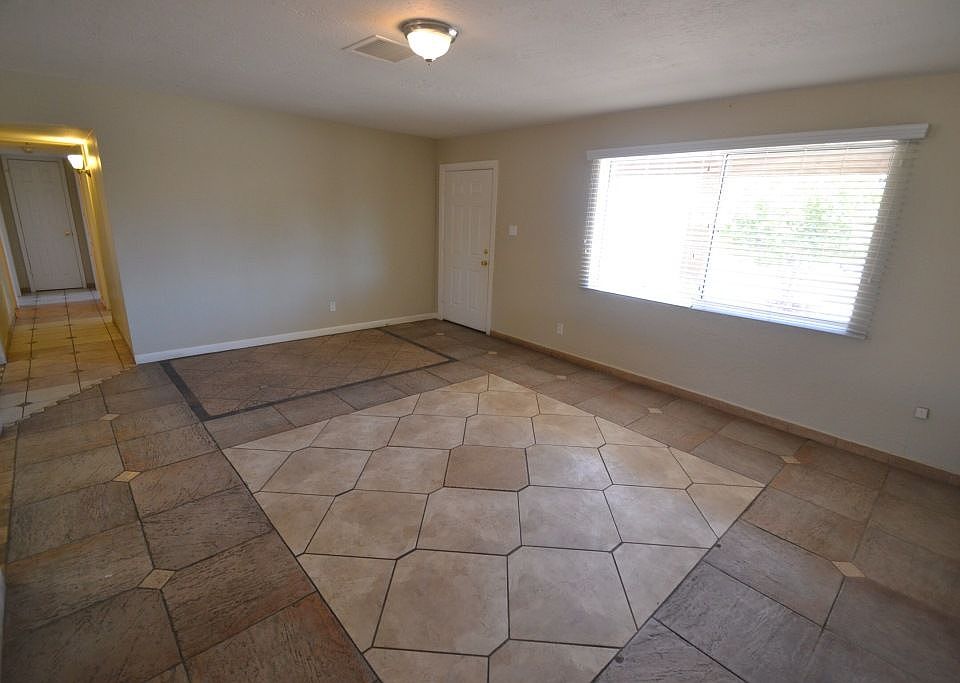 1st image of 5614 W Catalina Dr