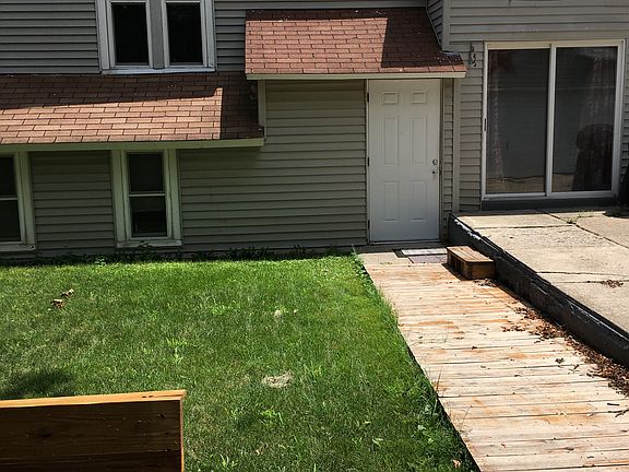 Spacious backyard 