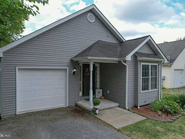 38 Gayton Ln, Inwood, WV 25428