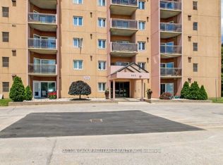 860 Commissioners Rd E #202, London, ON N6C 5Y8