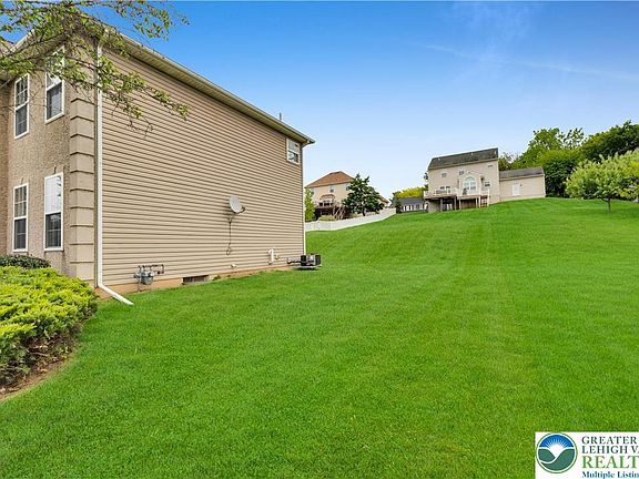 3rd image of 113 Walker Dr