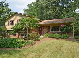 5768 Beechnut Dr, Cincinnati, OH 45230