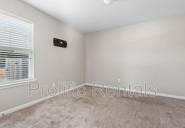 6117 Verde Dr — Photo 25