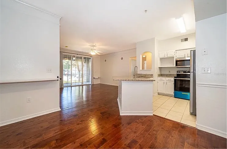 6663 Queens Borough Avenue - 101 — Photo 4