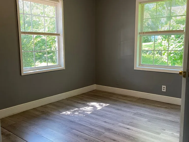 703 Brown St — Photo 11
