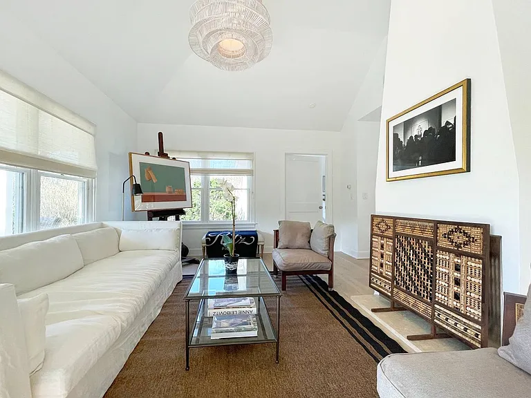 139 Herrick Rd — Photo 4