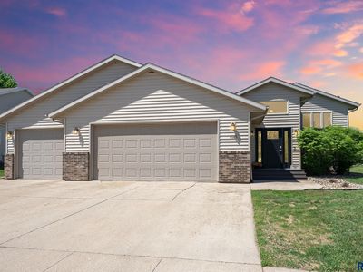 1025 Angel Ln, Canton, SD, 57013