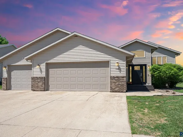 1025 Angel Ln, Canton, SD 57013