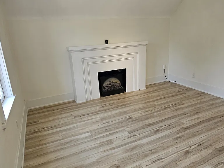 17 Bowes Ave #2 — Photo 18
