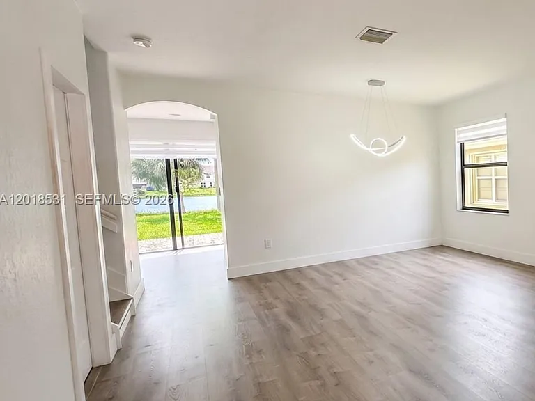 1575 SE 20th Rd — Photo 1