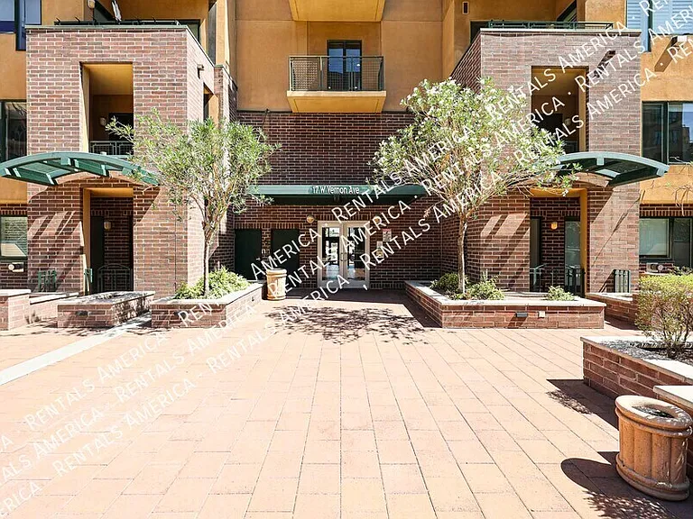 17 W Vernon Ave #307 — Photo 3