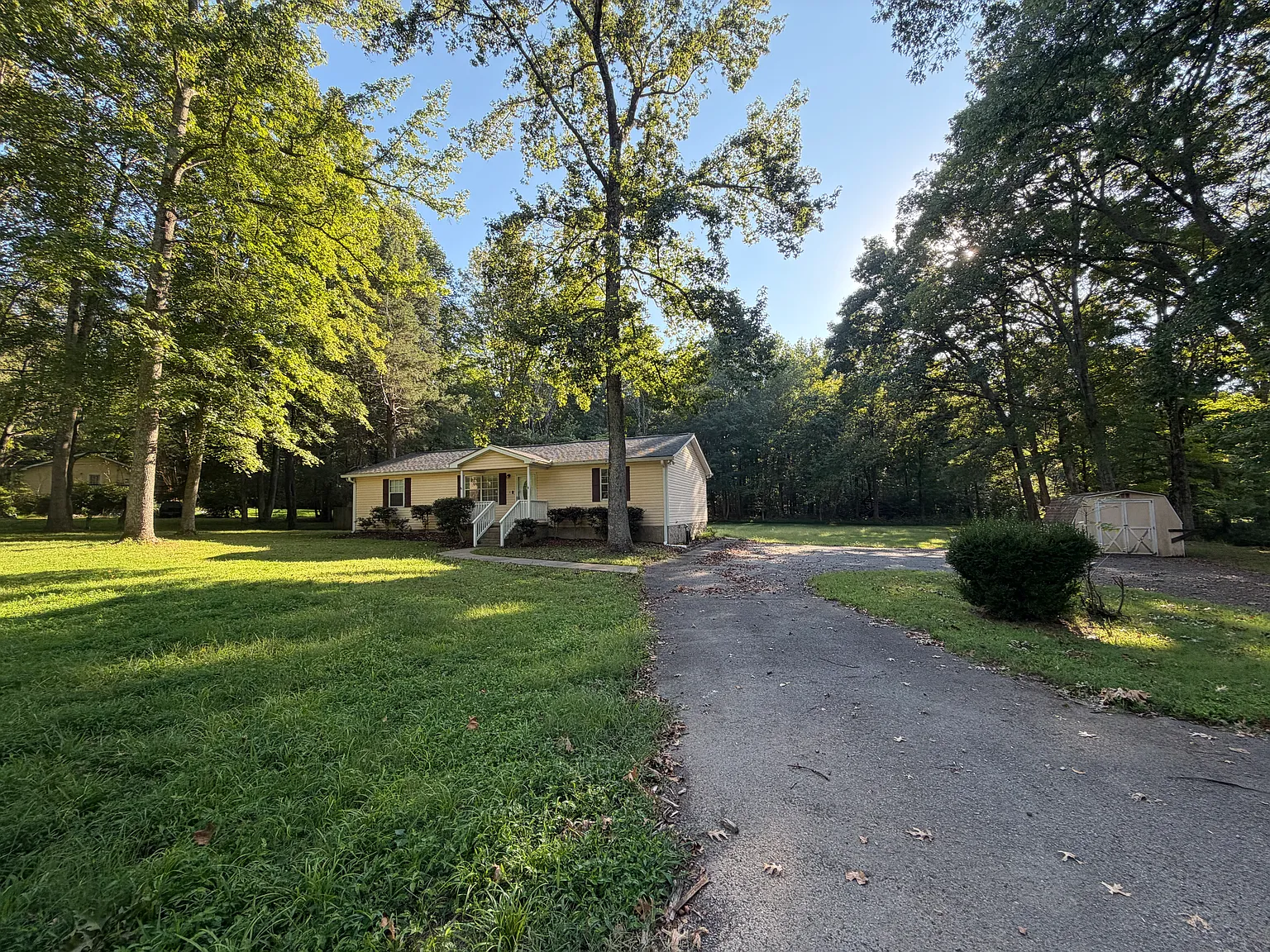 3 bed, 1456 sqft, $2,200 — Photo 2