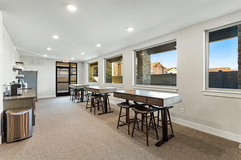 The Vantage 2370 Clark Fork Ln