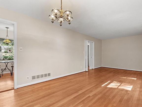 5th image of 2235 Winding Way