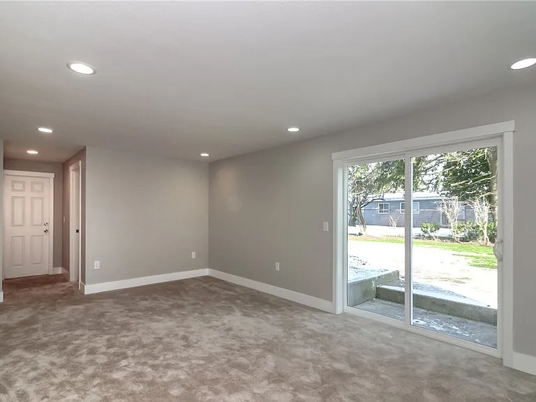 3418 S 253rd St — Photo 17
