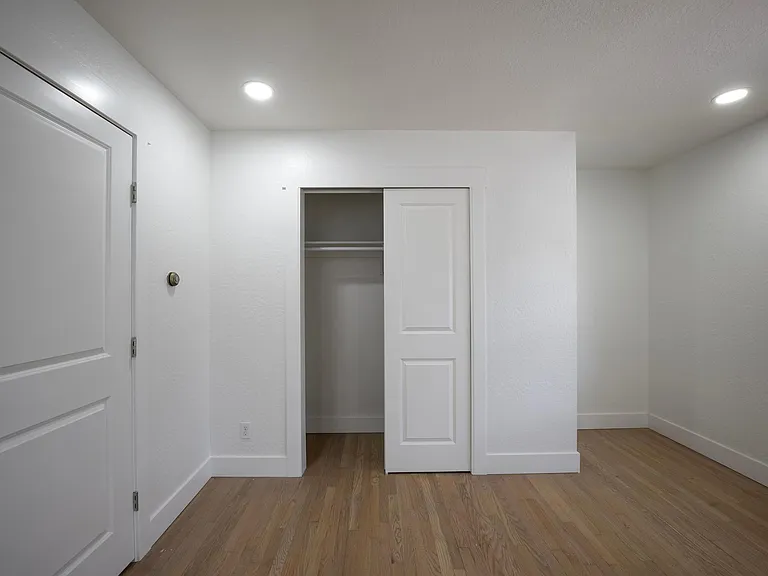 204 W 36th St #2 — Photo 26