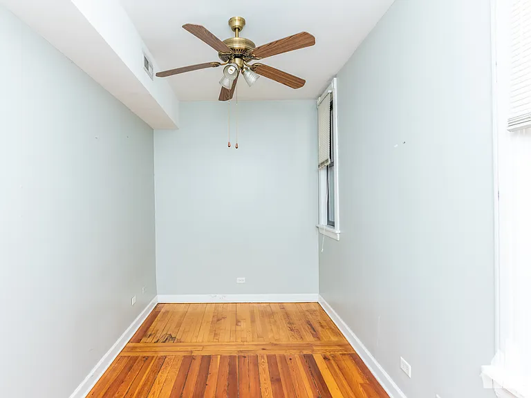 907 W Addison St #2 — Photo 19
