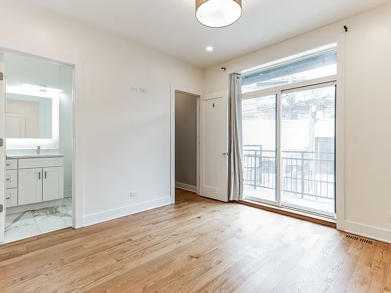 3235 N Wilton Ave #1 — Photo 9