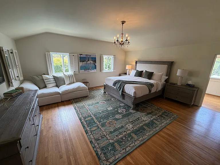 311 Amalfi Dr — Photo 4