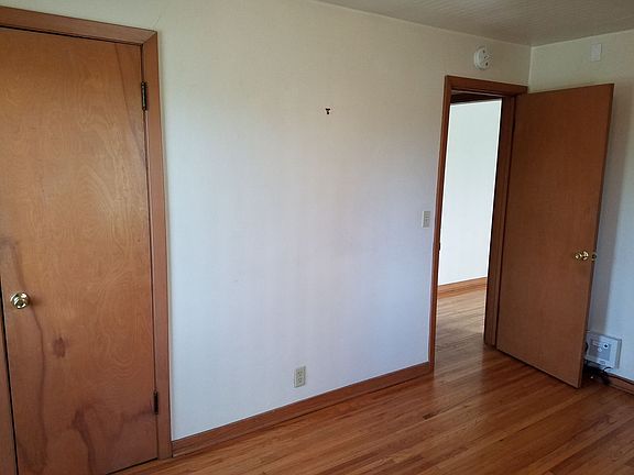 4th image of 2110 Campus St APT 1