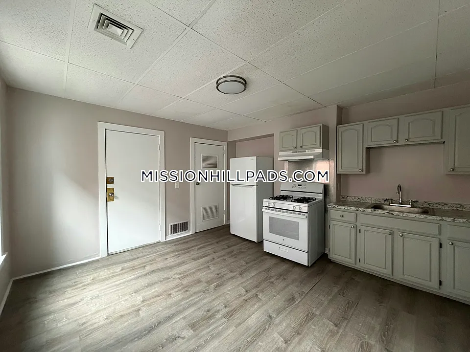 52 Blue Hill Ave #2