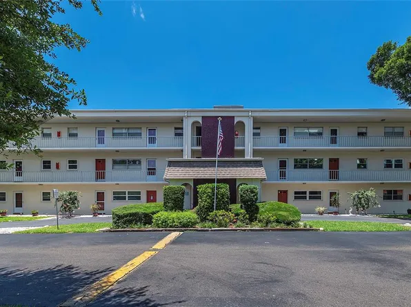 5880 38th Ave N APT 305, Saint Petersburg, FL 33710